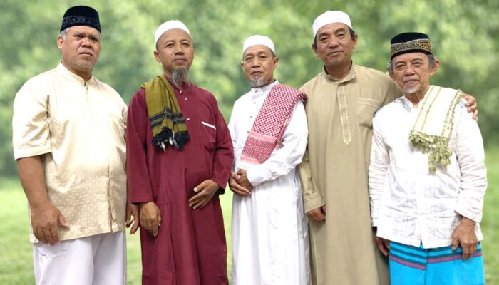 Ustadz Zaenal Abidin: “Kebahagiaan Hakiki Ada dalam Agama, Salat Jadi Kunci Utama”
