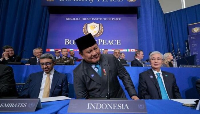 Desak Prabowo Menarik Diri dari  BoP Massa ‘Weekend Melawan’ Demo di DPR