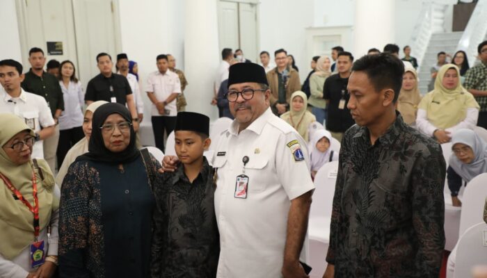 Wagub DKI Santuni Keluarga Guru ASN Pemrov Jakarta Korban Kecelakaan KRL–Argo Bromo