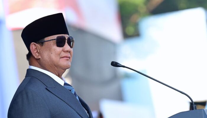 Prabowo Beri Penghargaan Tertinggi kepada 3 Purnawirawan Polri, Siapa Saja?